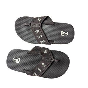 NWT The Children's Place Boys Gray Flip Flop Sandals Skull Slip-On Size …
